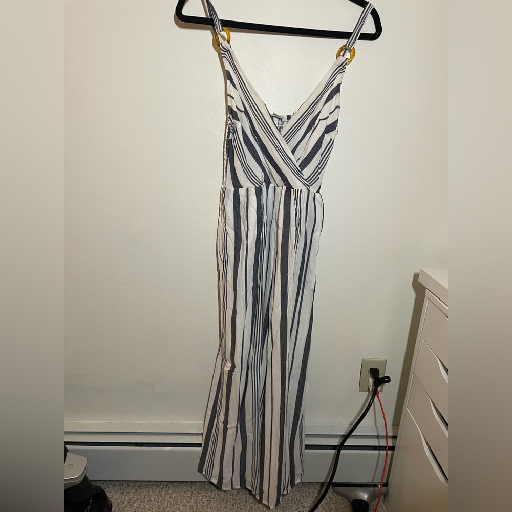 American Eagle - White and Navy Striped Jumpsuit w/ Pockets - Size M